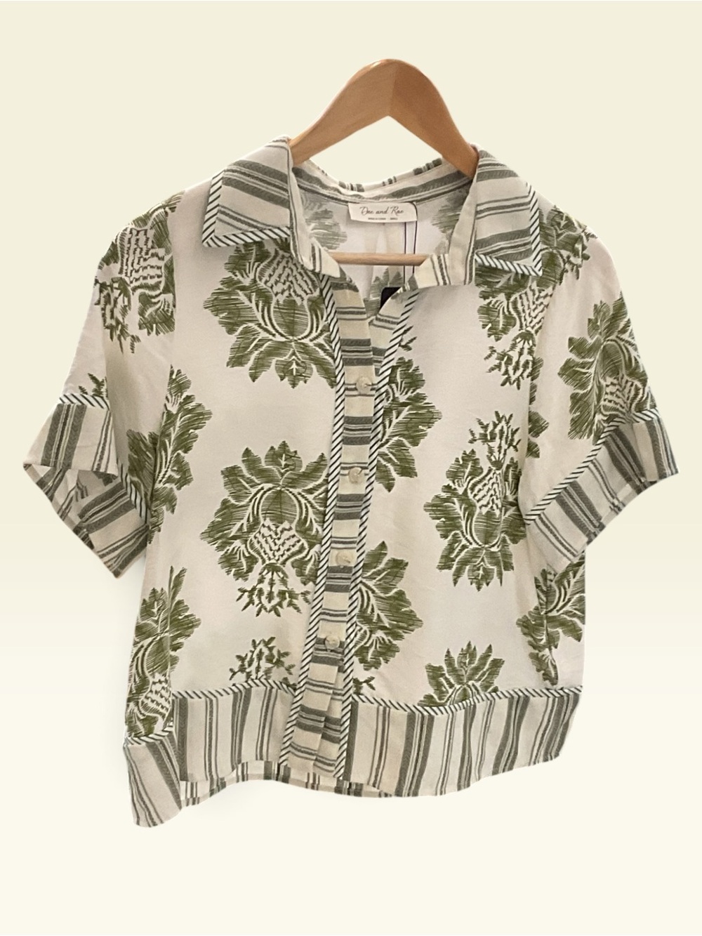 Doe & Rae Olive Floral Short Sleeve Button-Front Shirt
